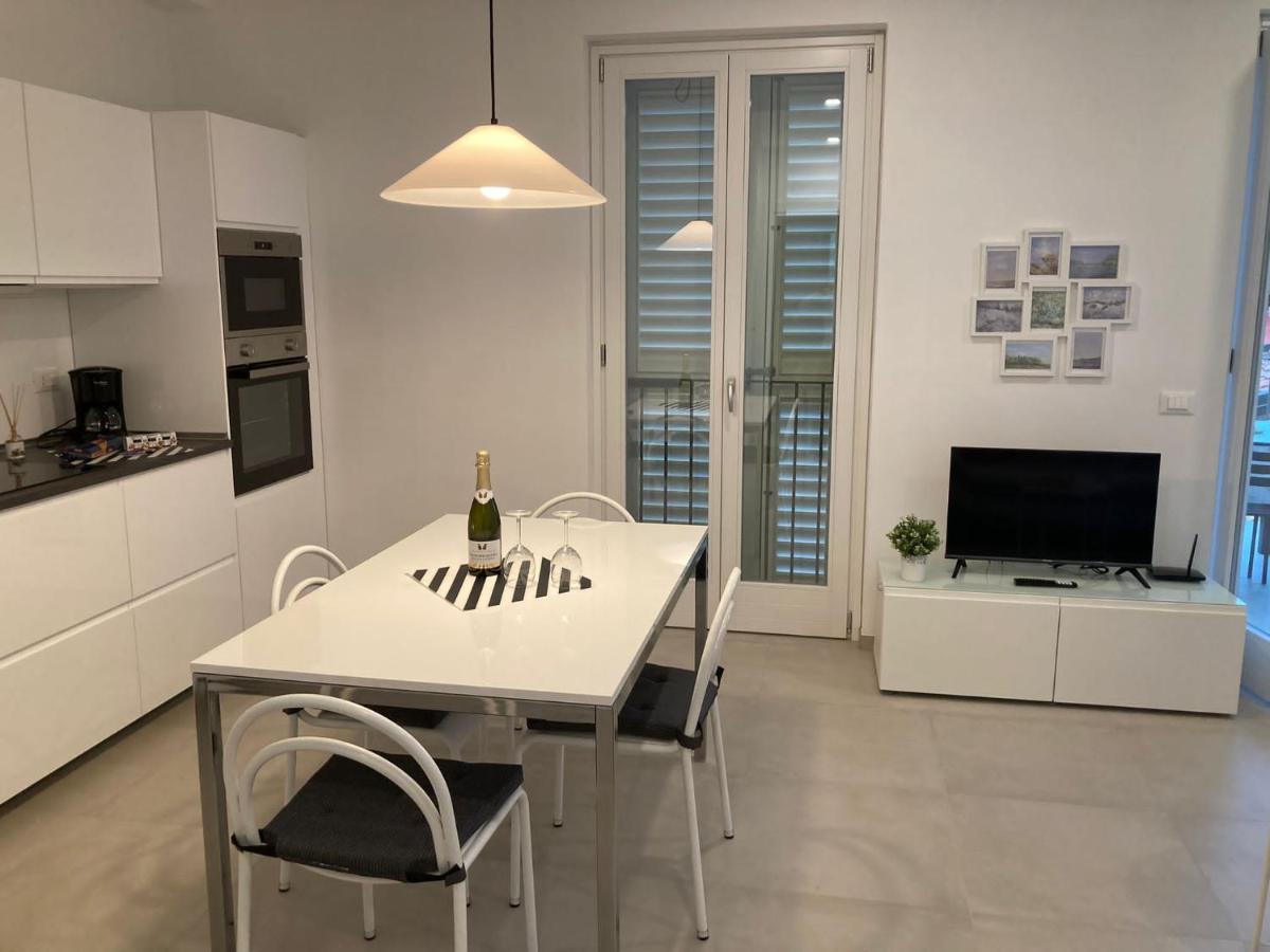 Azzurro Apartment
